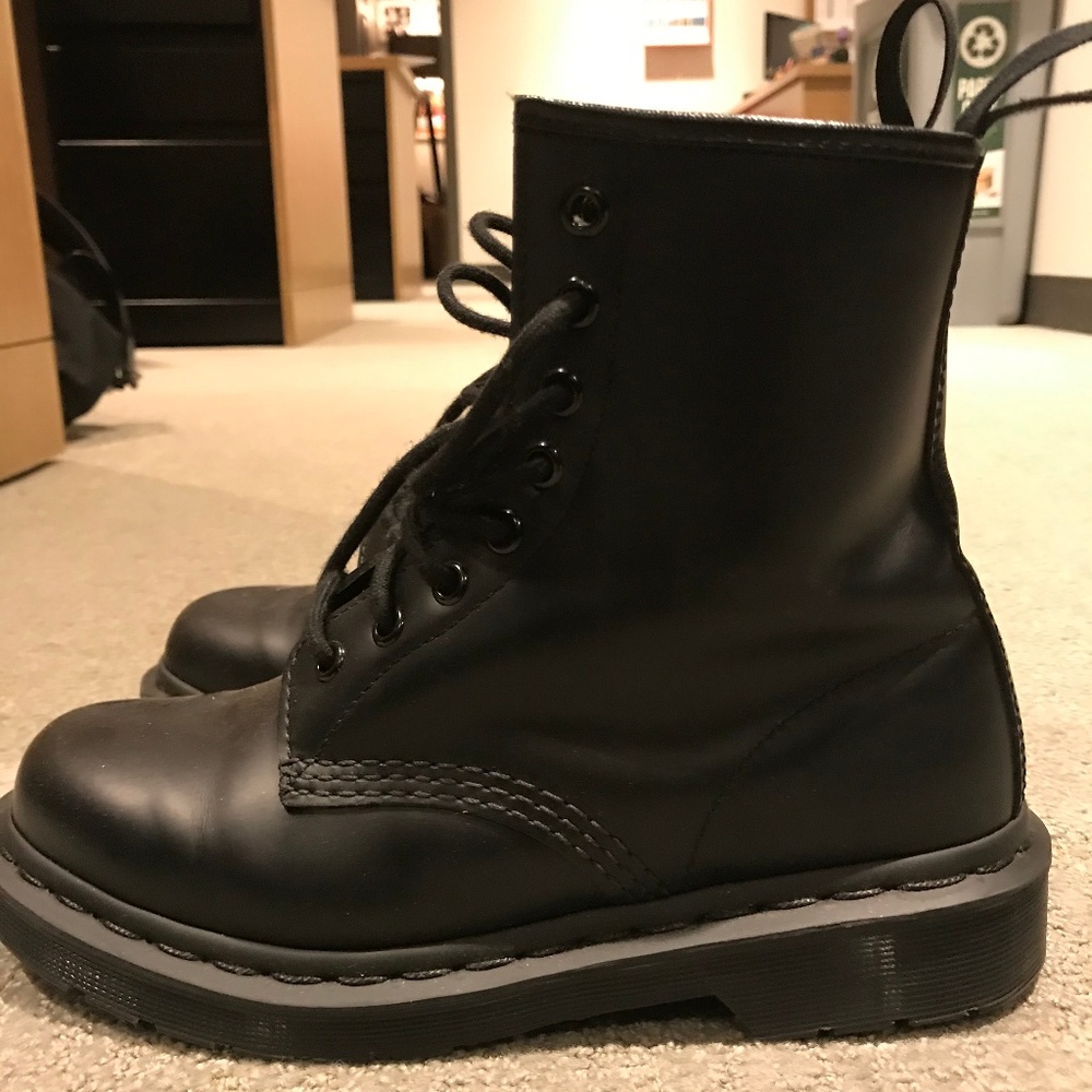 Black Dr.Marten Boots - Mono 1460